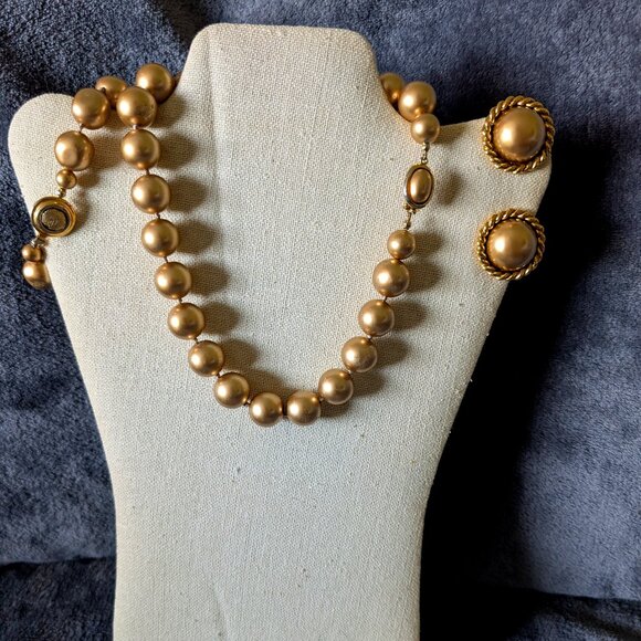 VINTAGE CAROLEE GOLD PEARL CLIP ON EARRINGS, NECKLACE, CAROLEE BRACELET #35 - Picture 1 of 8